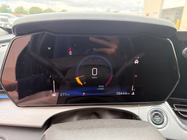 Used 2025 Chevrolet Trax LT FWD image 22