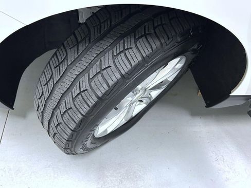 Used 2018 Chevrolet Equinox LT image 23