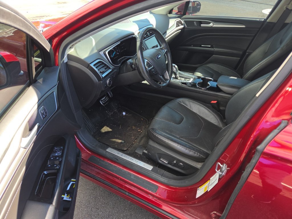 Used 2015 Ford Fusion Titanium FWD image 9