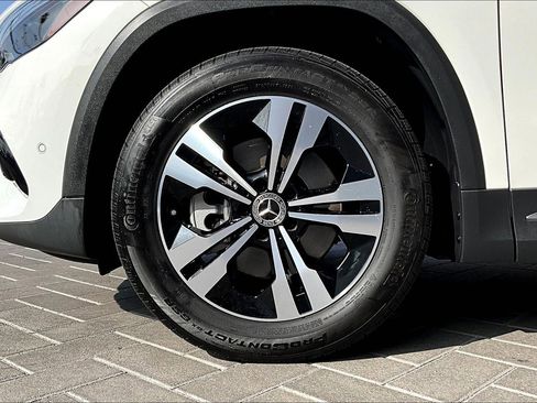 Used 2024 Mercedes-Benz GLA 250 4MATIC image 9
