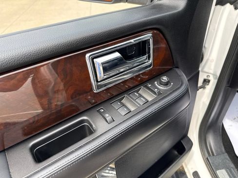 Used 2017 Lincoln Navigator Select AWD/4WD image 27