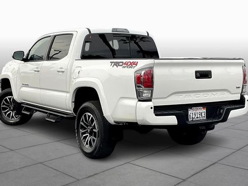 Used 2022 Toyota Tacoma TRD Sport image 11