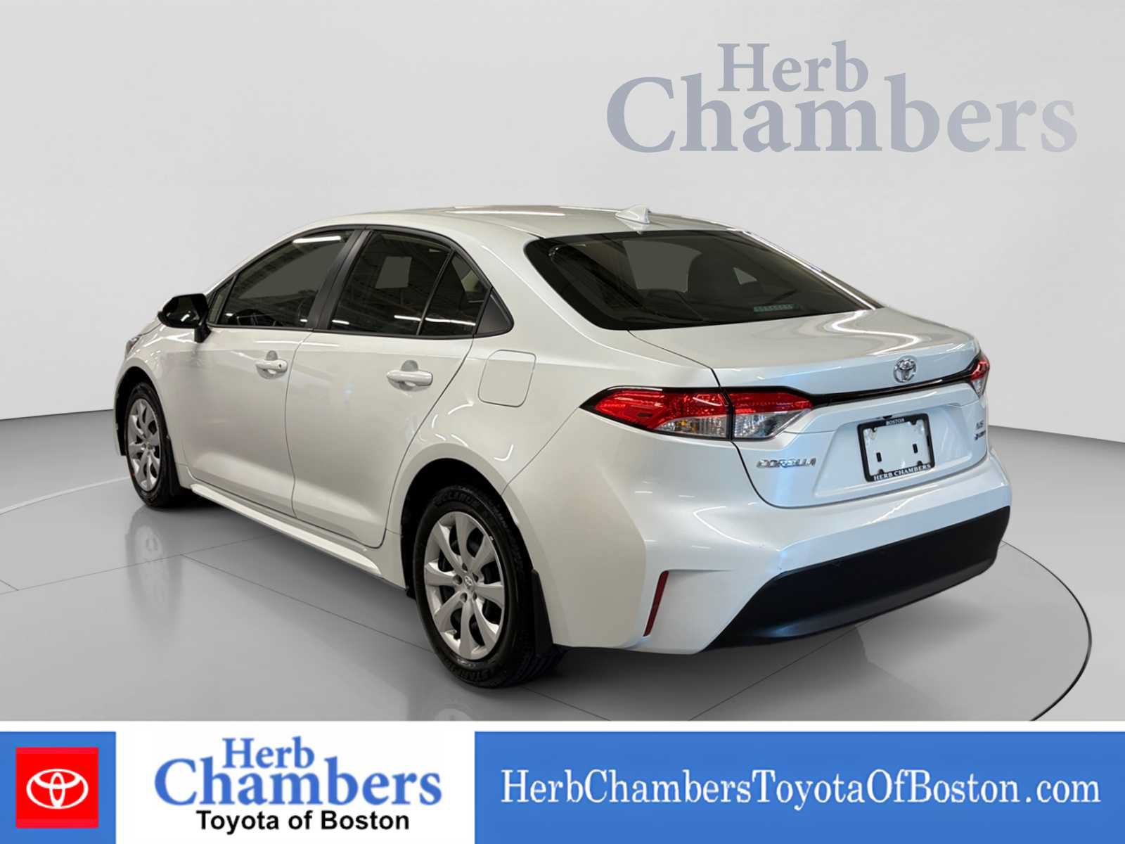 Used 2026 Toyota Corolla LE FWD image 3