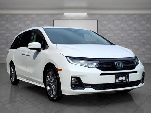 Used 2025 Honda Odyssey Touring image 1