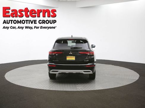 Used 2023 Mitsubishi Outlander SE AWD/4WD image 39