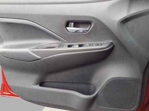 New 2025 Nissan Versa SV w/ Trunk Package FWD image 17