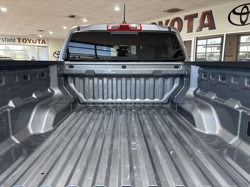 Used 2024 Chevrolet Colorado LT w/ LT Convenience Package RWD image 24