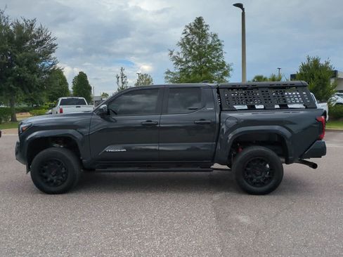 Certified 2025 Toyota Tacoma SR5 AWD/4WD image 3