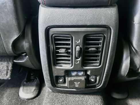 Used 2024 Dodge Durango GT AWD/4WD image 29