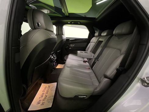Used 2018 Bentley Bentayga AWD/4WD image 27