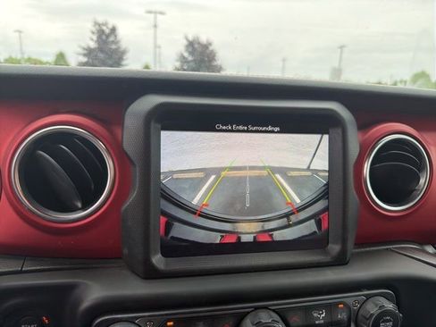Used 2019 Jeep Wrangler Unlimited Rubicon AWD/4WD image 12