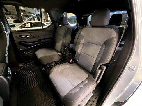 Used 2023 Chevrolet Traverse LT image 15