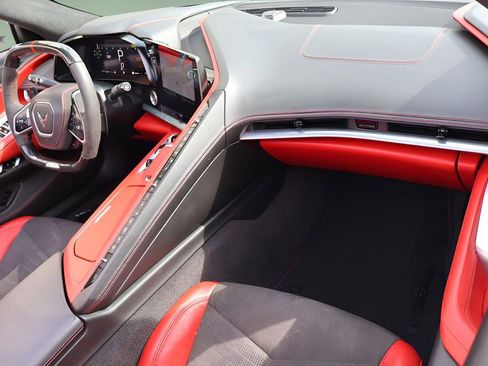 Used 2023 Chevrolet Corvette Z06 RWD image 16
