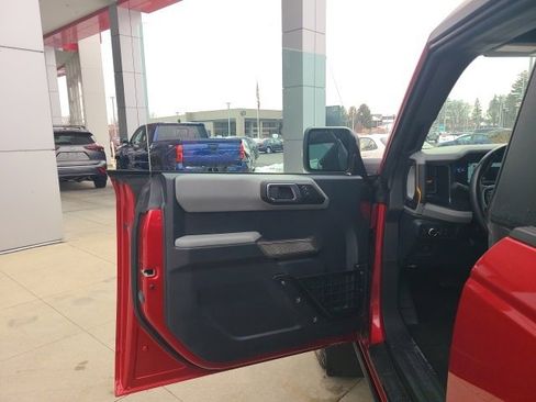 Used 2021 Ford Bronco Badlands image 16