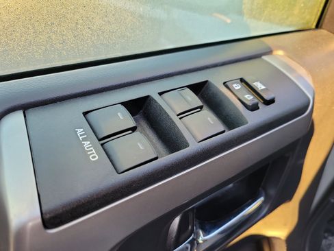 Used 2014 Toyota 4Runner SR5 image 14