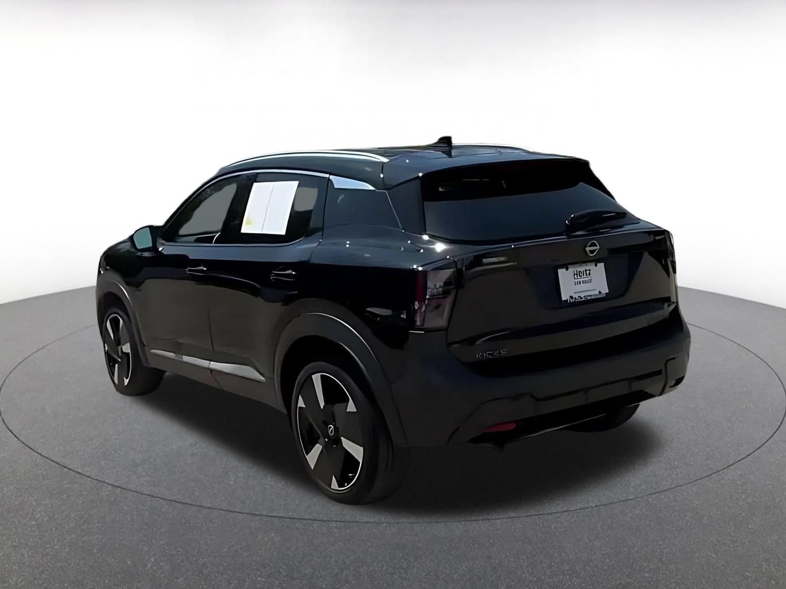 Used 2026 Nissan Kicks SR AWD/4WD image 9