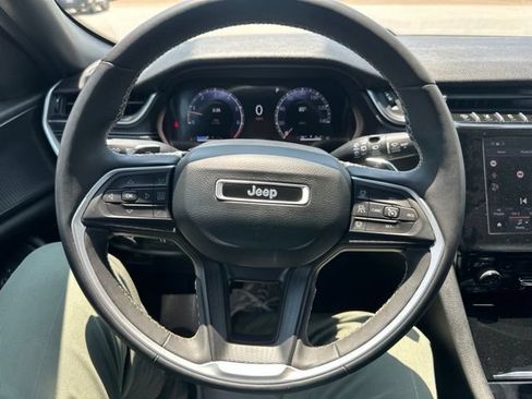 Used 2024 Jeep Grand Cherokee Altitude AWD/4WD image 36