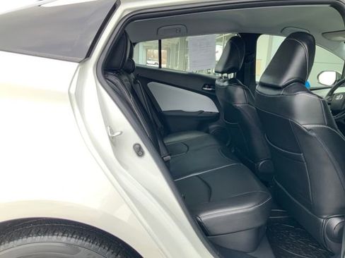 Used 2019 Toyota Prius LE image 18