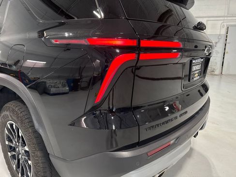 Used 2024 Chevrolet Traverse Z71 w/ LPO, Floor Liner Package AWD/4WD image 58
