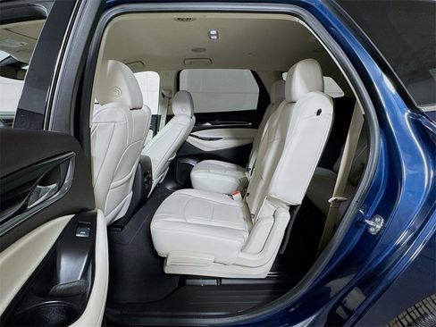 Used 2024 Buick Enclave Essence image 21