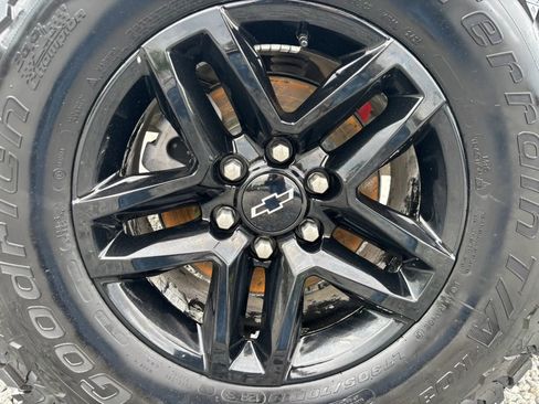 Used 2024 Chevrolet Silverado 1500 Custom Trail Boss image 10