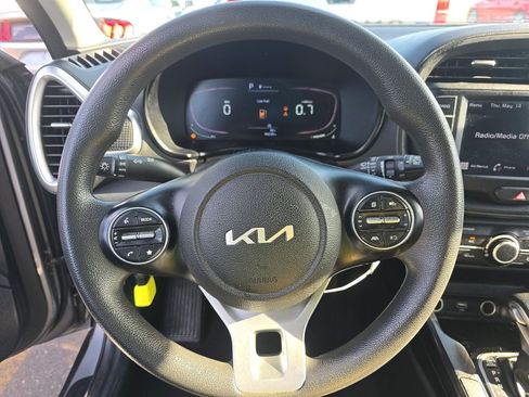 Used 2023 Kia Soul LX w/ Option Group 015 FWD image 6