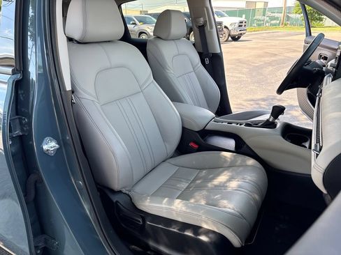 Used 2025 Honda HR-V EX-L image 41