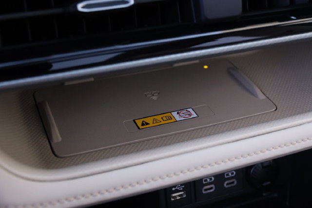 Used 2024 Toyota Highlander Platinum FWD image 22