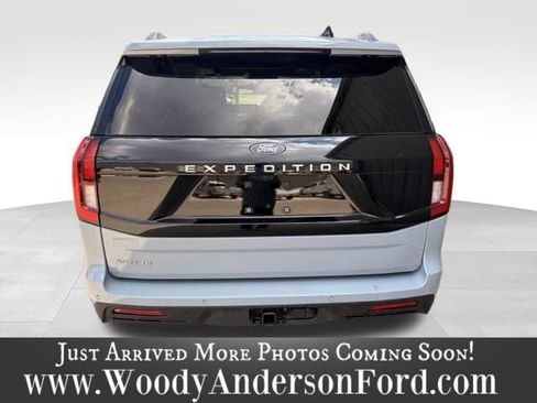 Used 2025 Ford Expedition Active AWD/4WD image 6