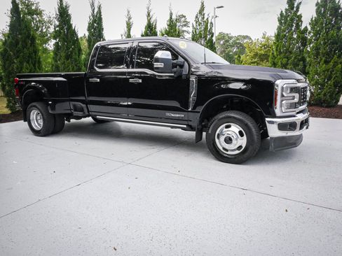 Used 2026 Ford F350 Lariat w/ Lariat Ultimate Package AWD/4WD image 11