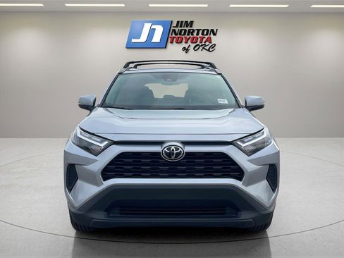 Used 2025 Toyota RAV4 XLE image 2