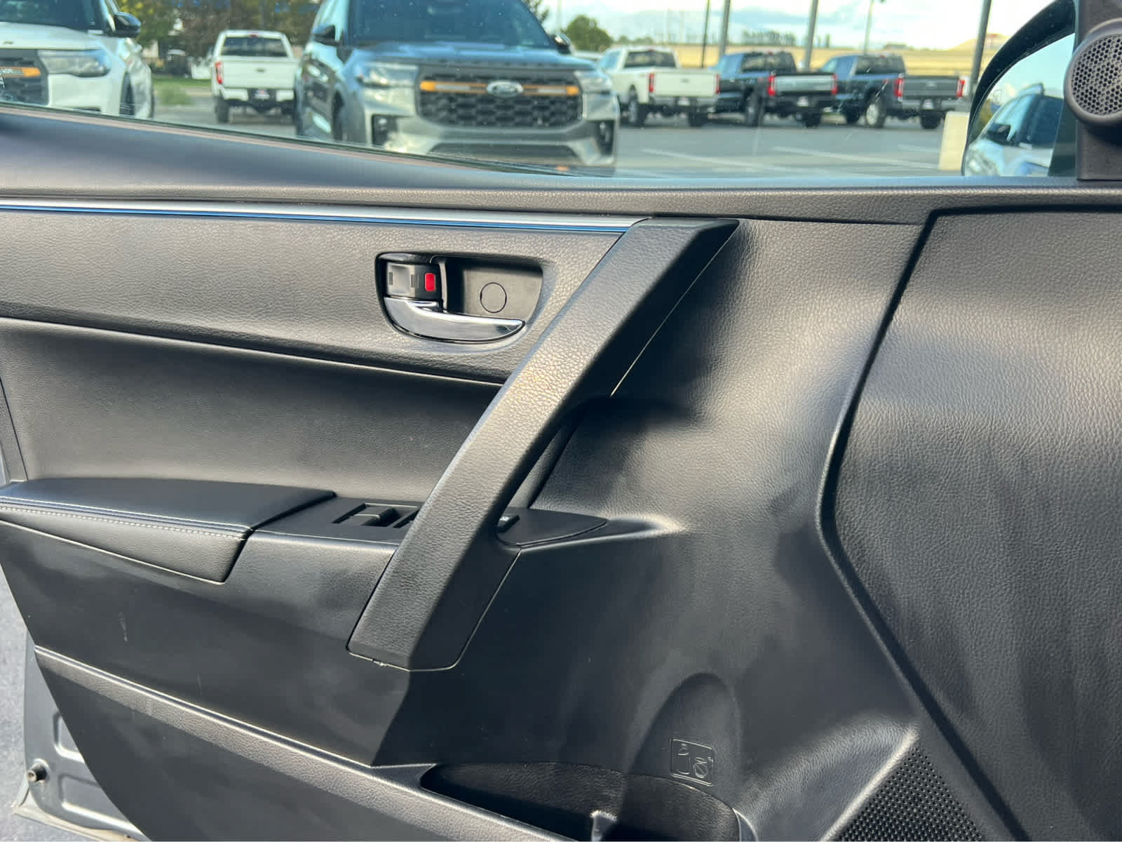 Used 2014 Toyota Corolla S FWD image 30