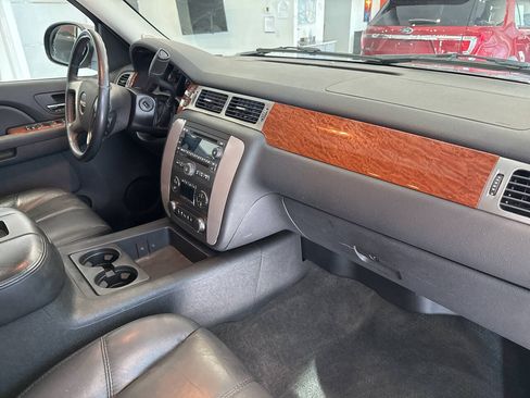 Used 2007 GMC Yukon XL SLT w/ SLT Preferred Equipment Group AWD/4WD image 43