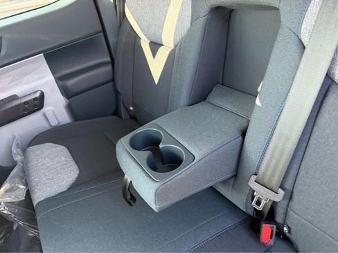 New 2025 Ford Maverick XLT image 17