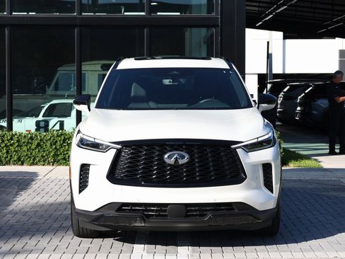 Used 2025 INFINITI QX60 Luxe w/ Black Edition image 3