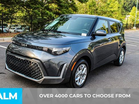 Used 2025 Kia Soul LX w/ LX Technology Package FWD image 2