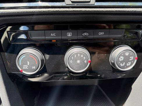 Certified 2023 Volkswagen Taos S FWD image 18