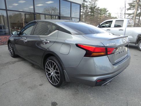 Used 2019 Nissan Altima 2.5 Platinum image 4