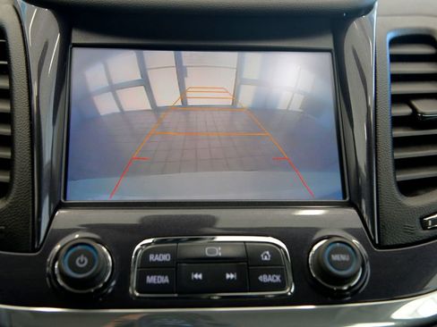 Used 2016 Chevrolet Impala LT w/ Convenience Package image 20