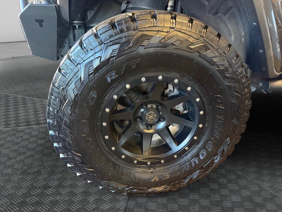 Used 2023 Jeep Gladiator Sport AWD/4WD image 31