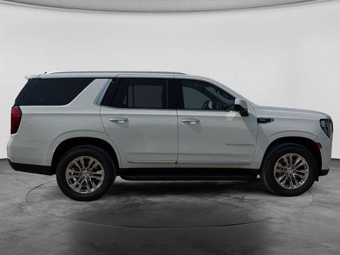 Used 2024 GMC Yukon SLT AWD/4WD image 11
