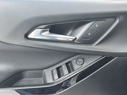 Used 2025 Chevrolet Equinox LT image 19