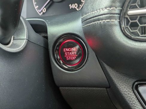 Used 2023 Honda HR-V EX-L image 31