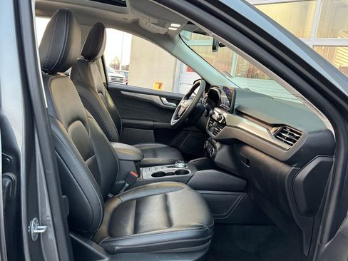 Used 2022 Ford Escape Titanium w/ Class II Trailer Tow Package image 23