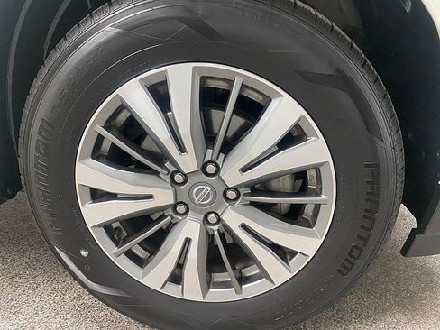 Used 2019 Nissan Pathfinder SL image 25