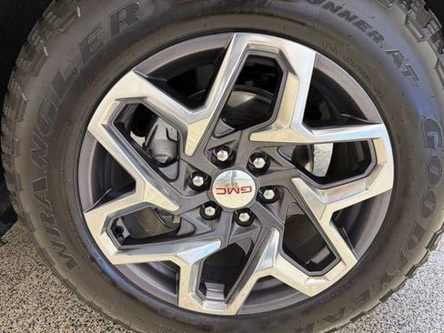 Used 2023 GMC Sierra 1500 SLT w/ SLT Premium Package image 13