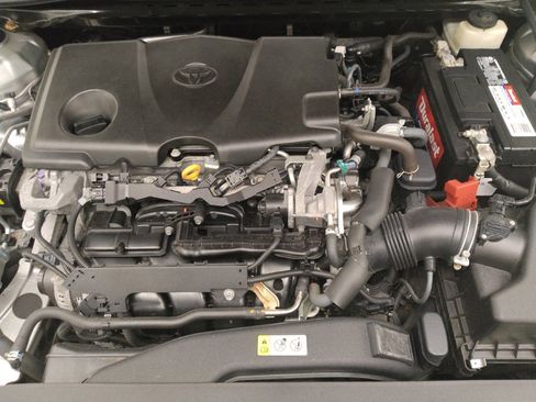 Used 2018 Toyota Camry FWD image 30