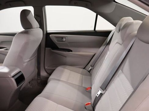 Used 2016 Toyota Camry XLE image 30