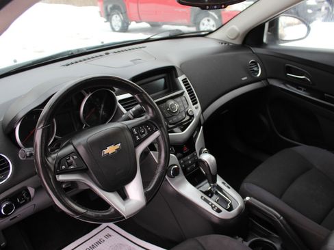 Used 2014 Chevrolet Cruze LT image 18