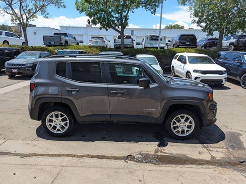 Used 2020 Jeep Renegade Sport w/ Sport Appearance Group AWD/4WD image 4